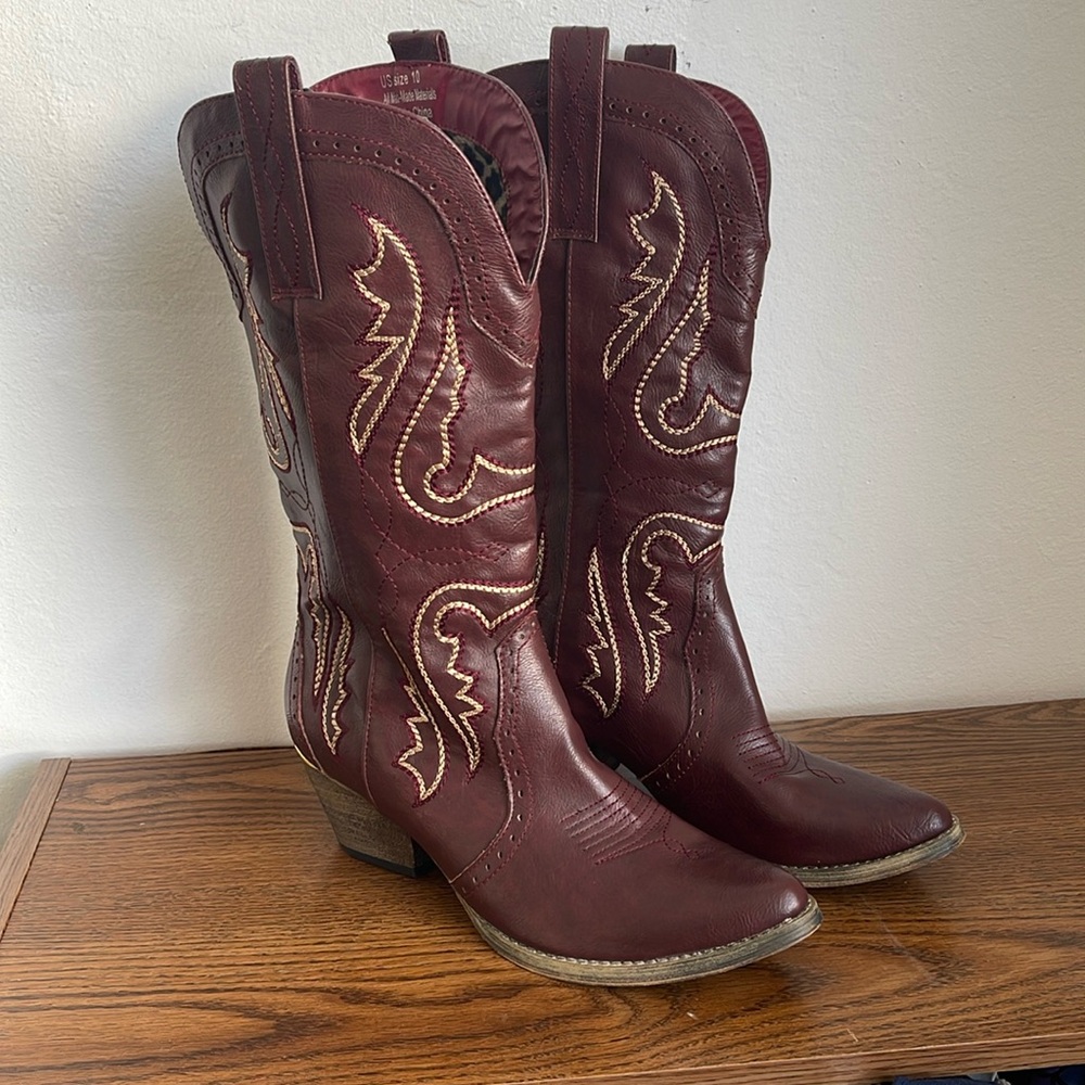 Very Volatile Cowboy boots US 10